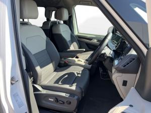 Volkswagen Caravelle 2.0BiTDI Highline 4Motion - Image 14