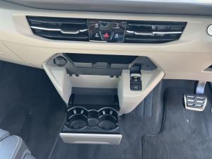 Volkswagen Caravelle 2.0BiTDI Highline 4Motion - Image 20