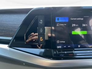 Volkswagen Caravelle 2.0BiTDI Highline 4Motion - Image 23