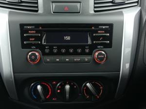 Nissan Navara 2.5DDTi double cab SE Plus manual - Image 7