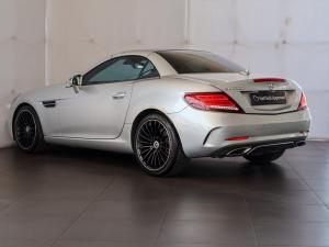 Mercedes-Benz SLC SLC300 AMG Line - Image 11