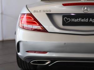 Mercedes-Benz SLC SLC300 AMG Line - Image 12