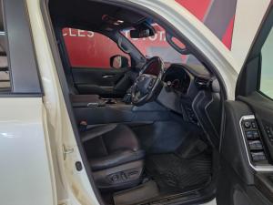Toyota Land Cruiser 300 3.5T GR-Sport - Image 15