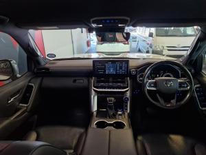 Toyota Land Cruiser 300 3.5T GR-Sport - Image 29