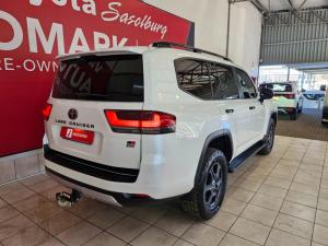 Toyota Land Cruiser 300 3.5T GR-Sport - Image 7
