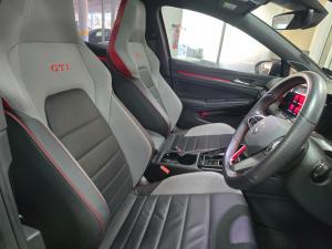 Volkswagen Golf GTI - Image 7