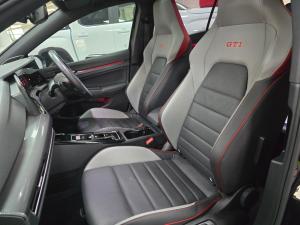Volkswagen Golf GTI - Image 8