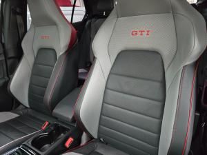 Volkswagen Golf GTI - Image 9