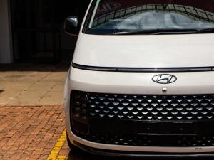 Hyundai Staria 2.2D Luxury - Image 4