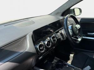 Mercedes-Benz GLA GLA200d Progressive - Image 19