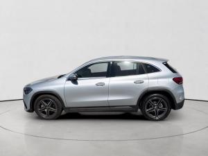 Mercedes-Benz GLA GLA200d Progressive - Image 4