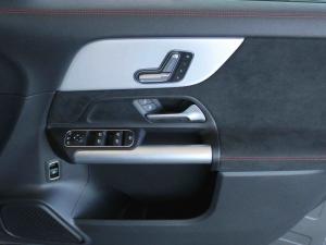 Mercedes-Benz GLA GLA200 Progressive - Image 14