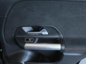 Mercedes-Benz GLA GLA200 Progressive - Image 15
