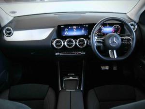 Mercedes-Benz GLA GLA200 Progressive - Image 2