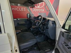 Toyota Land Cruiser 79 2.8GD-6 double cab auto - Image 12