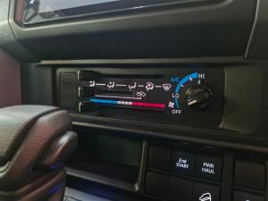 Toyota Land Cruiser 79 2.8GD-6 double cab auto - Image 16