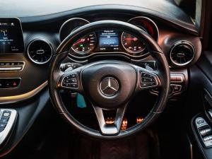 Mercedes-Benz V300d Executive - Image 22