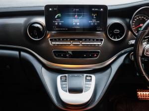 Mercedes-Benz V300d Executive - Image 25