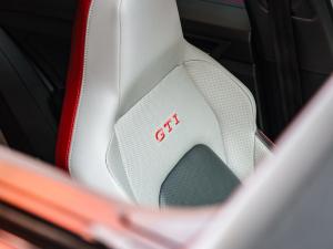 Volkswagen Golf GTI - Image 17