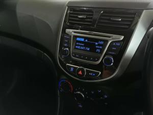 Hyundai Accent sedan 1.6 Fluid - Image 13
