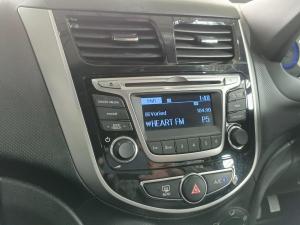 Hyundai Accent sedan 1.6 Fluid - Image 20