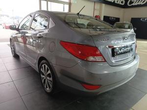 Hyundai Accent sedan 1.6 Fluid - Image 5