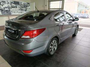 Hyundai Accent sedan 1.6 Fluid - Image 6
