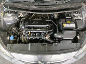 Hyundai Accent sedan 1.6 Fluid - Image 9