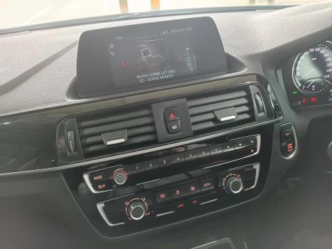 Image BMW 1 Series 118i 5-door auto