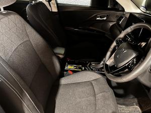Mahindra XUV 3XO 1.2T AX5L - Image 5