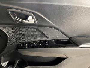 Mahindra XUV 3XO 1.2T AX5L - Image 7