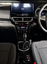 Mahindra XUV 3XO 1.2T AX5L - Image 8