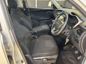 Mahindra KUV100 Nxt 1.2TD D75 K8 - Image 12