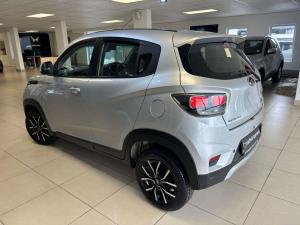 Mahindra KUV100 Nxt 1.2TD D75 K8 - Image 8