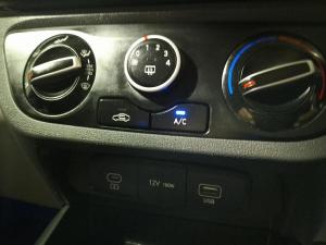Hyundai Grand i10 1.2 Executive sedan auto - Image 24