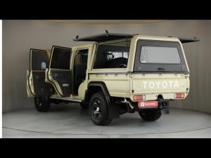 Toyota Land Cruiser 79 2.8GD-6 double cab auto - Image 25