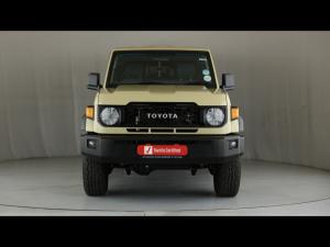 Toyota Land Cruiser 79 2.8GD-6 double cab auto - Image 4