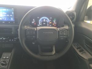 Toyota Land Cruiser FJ 2.7 4x4 VX - Image 8