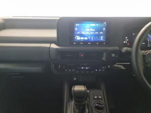 Toyota Land Cruiser FJ 2.7 4x4 VX - Image 14