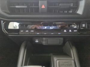 Toyota Land Cruiser FJ 2.7 4x4 VX - Image 15