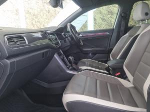 Volkswagen T-Roc 2.0TSI 140kW 4Motion R-Line - Image 7