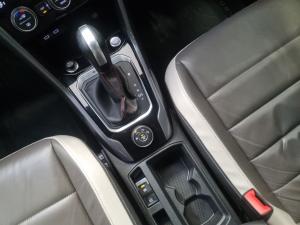 Volkswagen T-Roc 2.0TSI 140kW 4Motion R-Line - Image 12