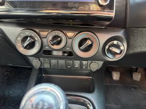 Toyota Hilux 2.8GD-6 Xtra cab 4x4 Legend manual - Image 15