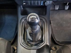 Toyota Hilux 2.4GD-6 single cab Raider manual - Image 12