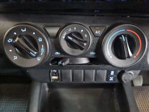 Toyota Hilux 2.4GD-6 single cab Raider manual - Image 15