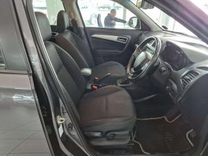Suzuki Vitara Brezza 1.5 GLX automatic - Image 10