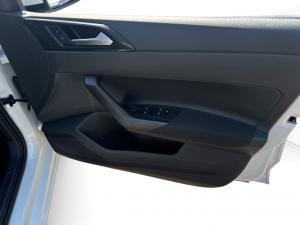 Volkswagen Polo hatch 1.0TSI Life manual - Image 17