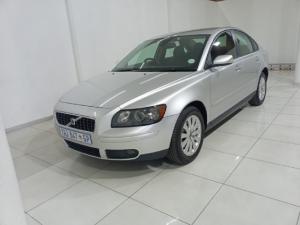 Volvo S40 1.8i - Image 1