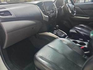 Mitsubishi Triton 2.4DI-D double cab 4x4 auto - Image 9