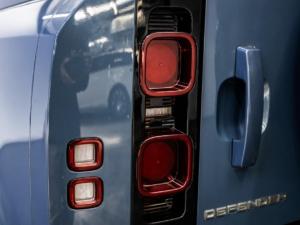 Land Rover Defender 110 D350 X-Dynamic HSE - Image 12